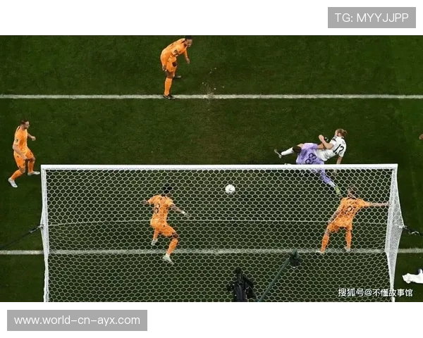 倒三角中场稳定控球节奏，足球倒三角战术